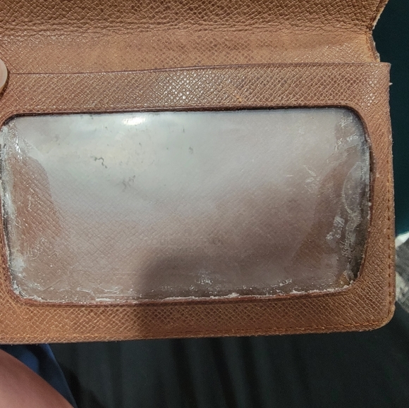 Louis Vuitton Card Holder - Picture 5 of 6